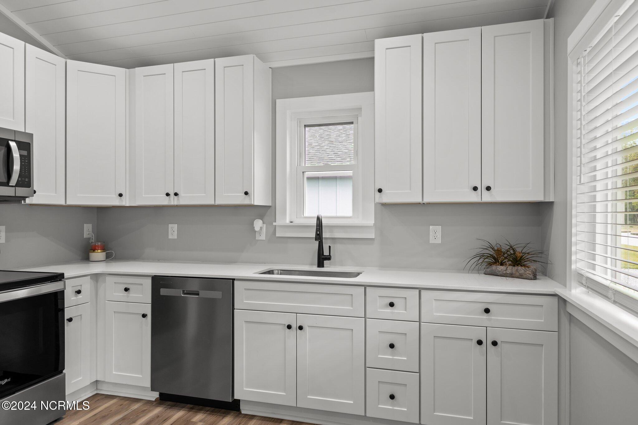 203 Long Pond Loop Swansboro, NC 28584 - Photo 18 of 49 Photo of similar home