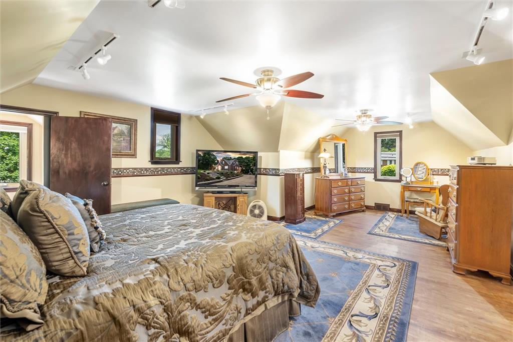 2279 Reis Run Road Pittsburgh, PA 15237 - Photo 16 of 22 Gallery Image 16