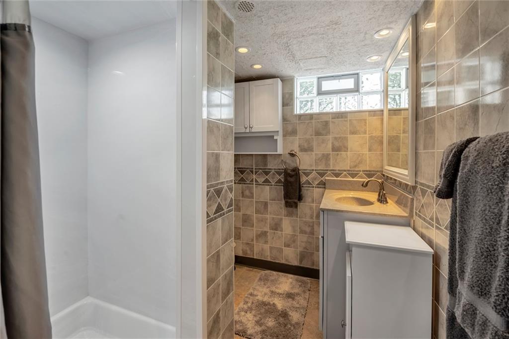 2279 Reis Run Road Pittsburgh, PA 15237 - Photo 20 of 22 Gallery Image 20