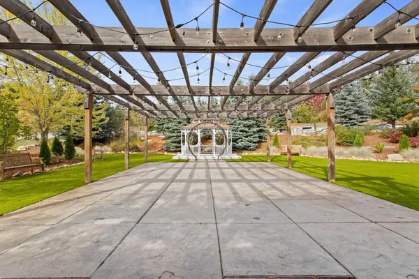 $2,495,000 | 1521 North Willms Road, Elk, WA 99009