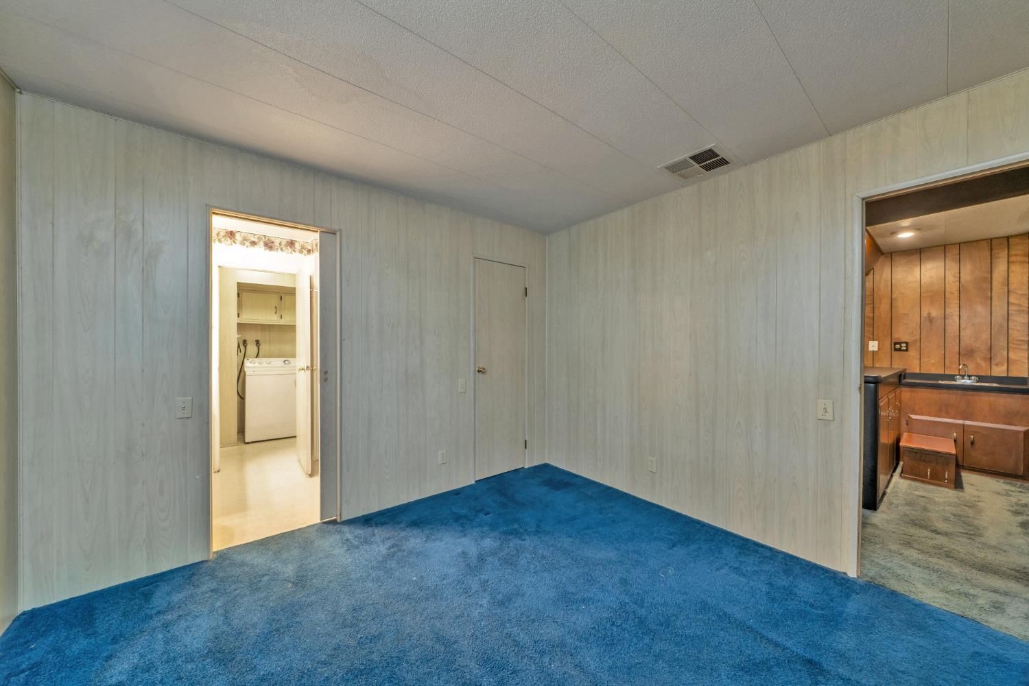 3550 China Garden Road, Unit 38 Placerville, CA 95667 - Photo 17 of 18 a view of an empty room and window