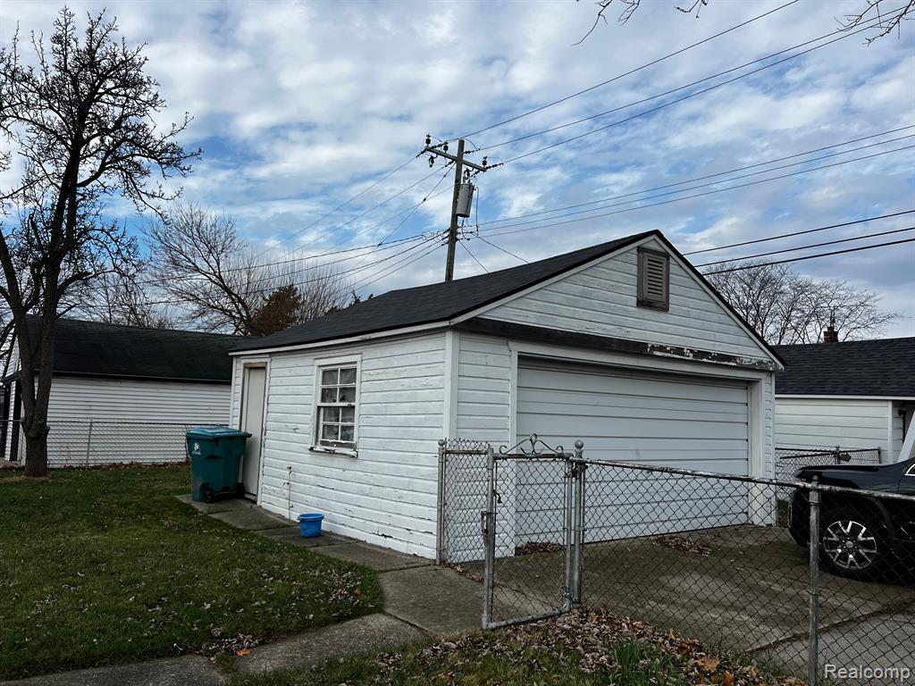 16555 East 8 Mile Road Detroit, MI 48205 - Photo 7 of 10