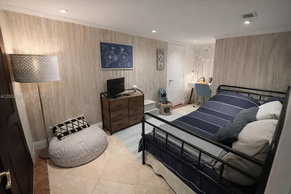 $1,395,000 | 141 Crandon Boulevard, Unit 331, Key Biscayne, FL 33149