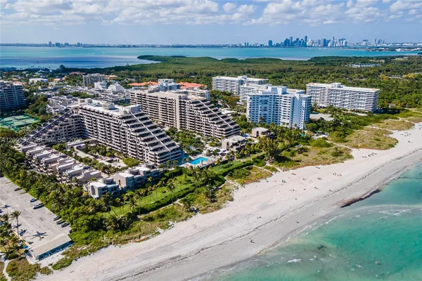 $1,395,000 | 141 Crandon Boulevard, Unit 331, Key Biscayne, FL 33149