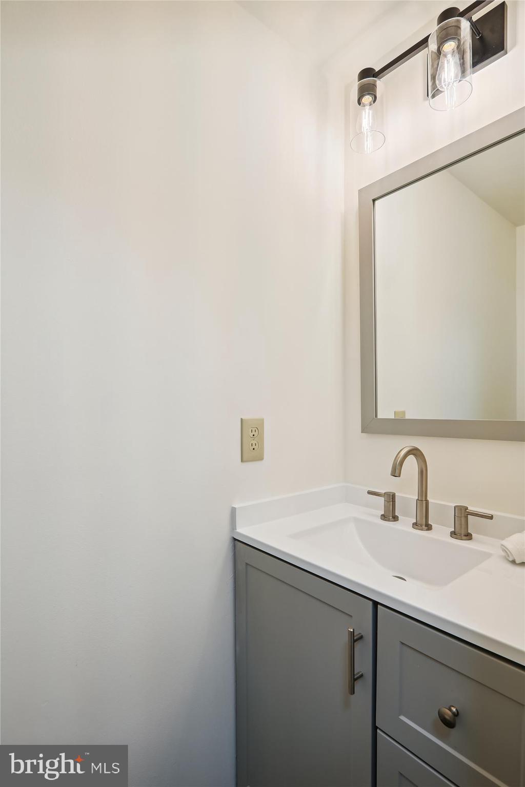 6509 Castine Lane Springfield, VA 22150 - Photo 28 of 44 Powder Rm-Baselent