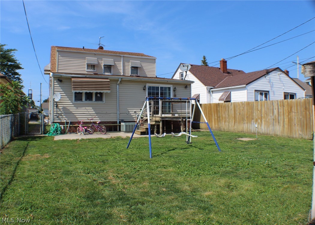 5411 Ridgewood Avenue Parma, OH 44129 - Photo 22 of 27 Lots of play space!