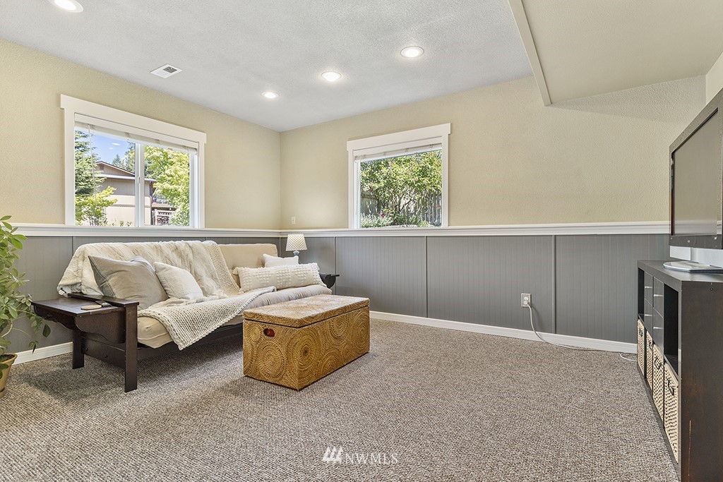 18814 111th Place Southeast Renton, WA 98055 - Photo 17 of 25 Gallery Image 17