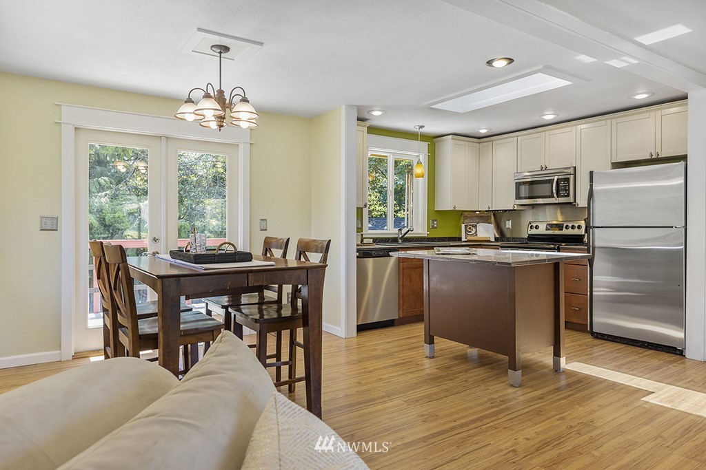 18814 111th Place Southeast Renton, WA 98055 - Photo 8 of 25 Gallery Image 8
