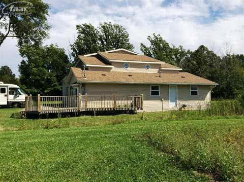 9015 Wilson Road Montrose, MI 48457 - Photo 2 of 39 20419951-1.JPG