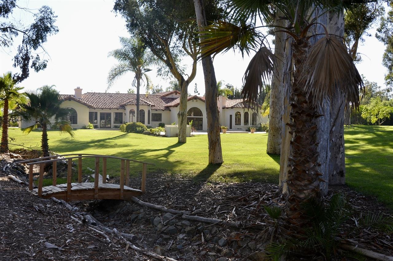 18095 Rancho La Cima Corte Rancho Santa Fe, CA 92067 - Photo 5 of 14