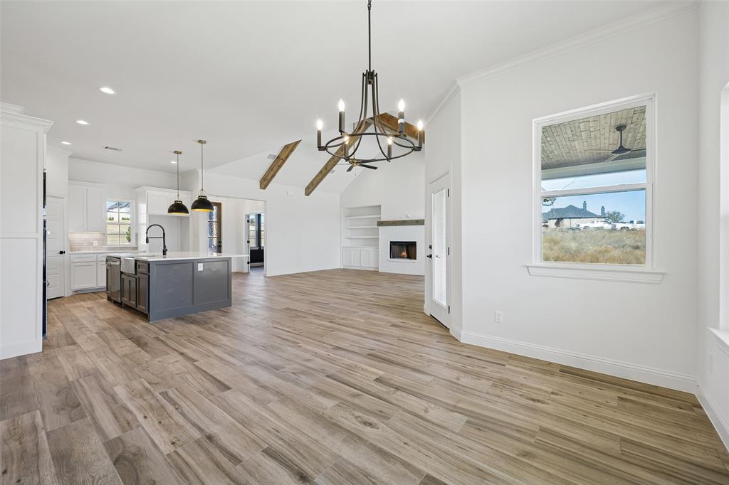 257 Coalson Crossing Azle, TX 76020 - Photo 8 of 29