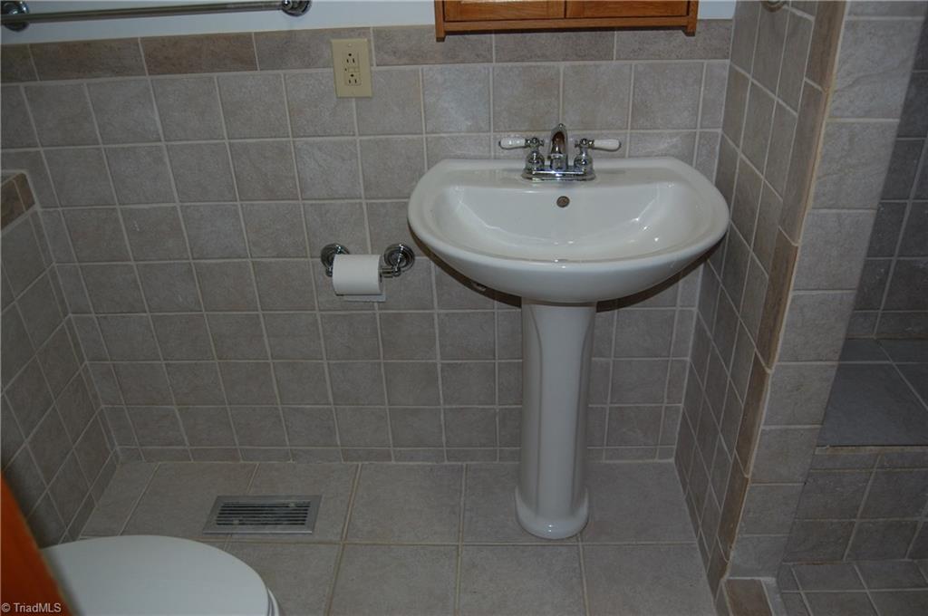 3224 Mining Ridge Church Road State Road, NC 28676 - Photo 21 of 26 MASTER BATH