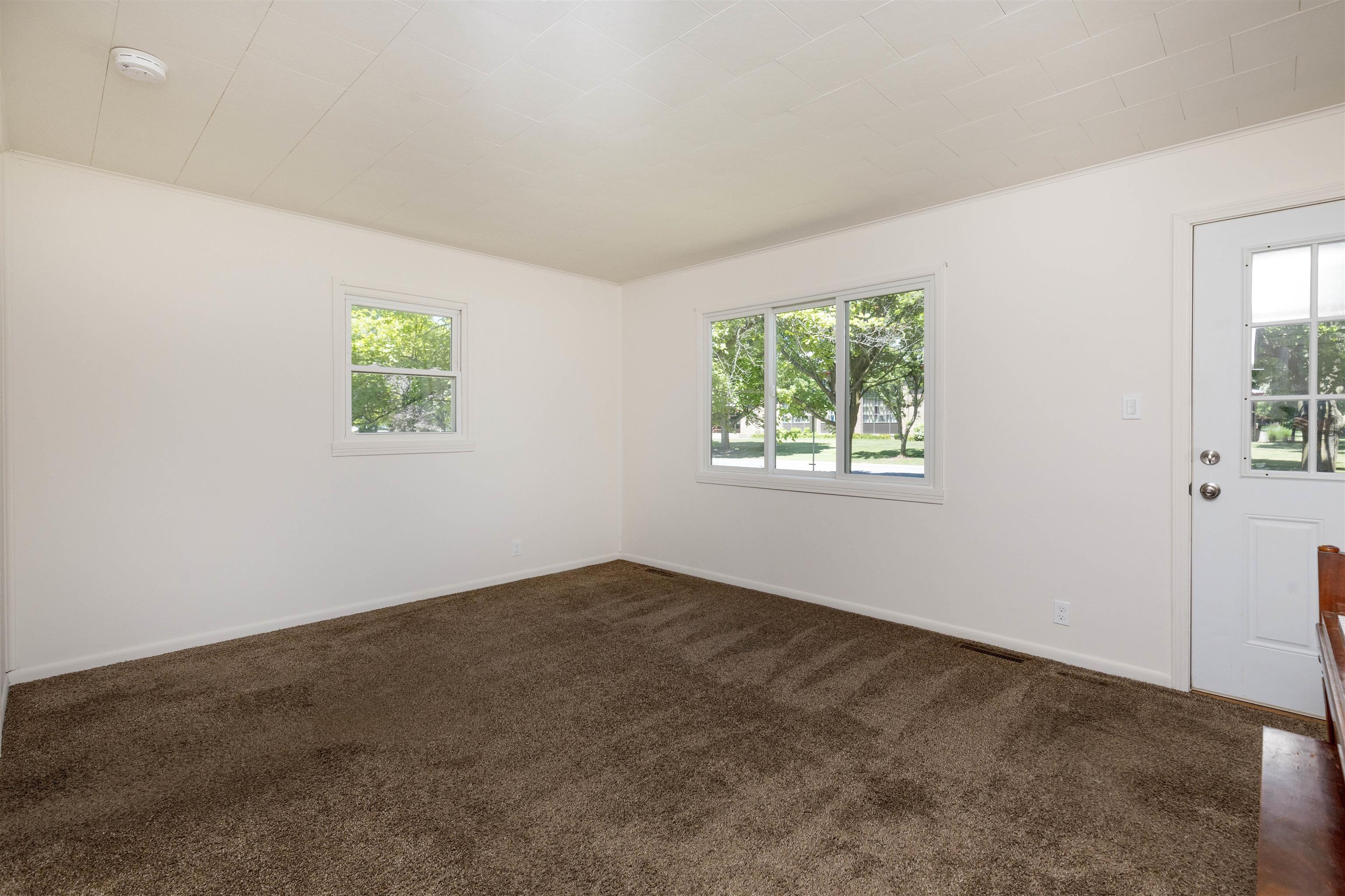 1002 East Sugnet Road Midland, MI 48642 - Photo 13 of 28