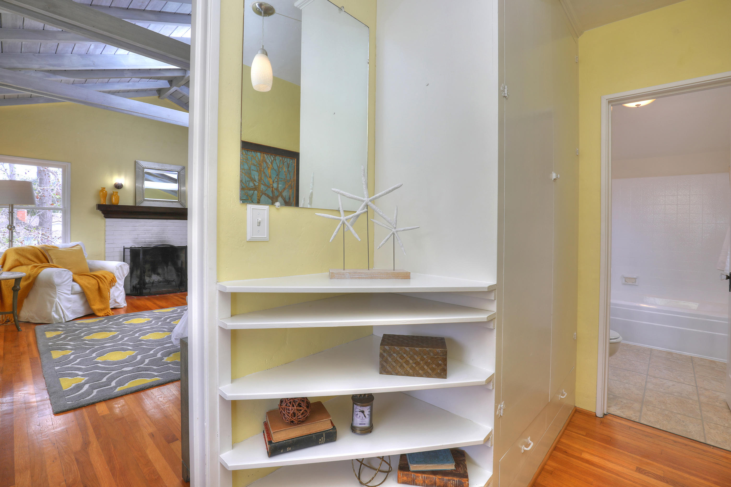 439 Arroyo Road Santa Barbara, CA 93110 - Photo 14 of 24 Master Bathroom Suite