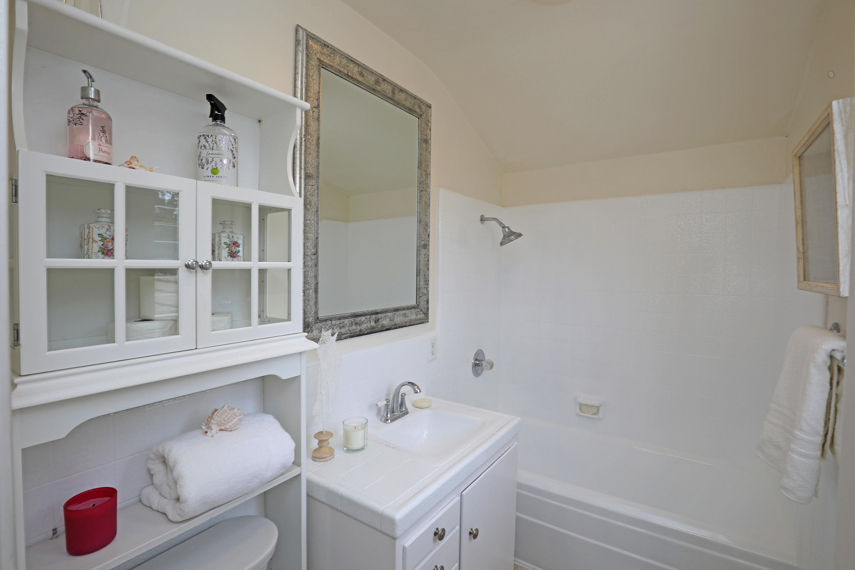 439 Arroyo Road Santa Barbara, CA 93110 - Photo 15 of 24 Bath