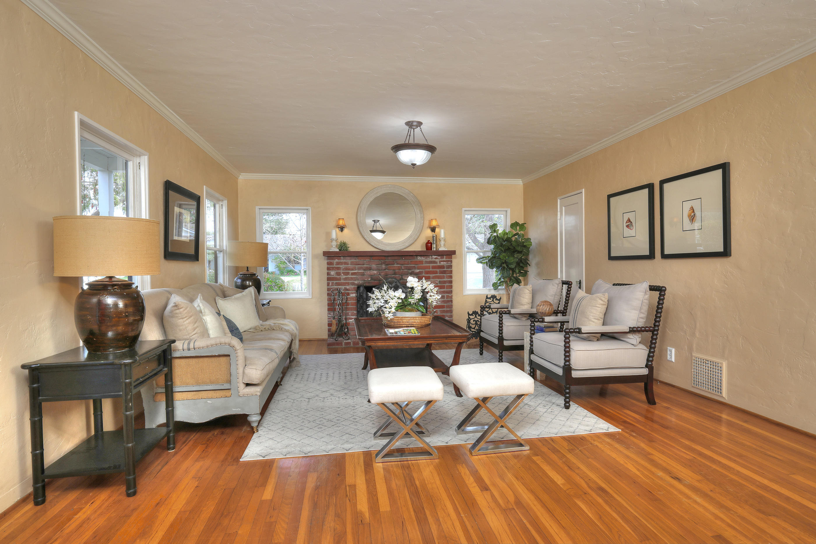 439 Arroyo Road Santa Barbara, CA 93110 - Photo 5 of 24 Living Room