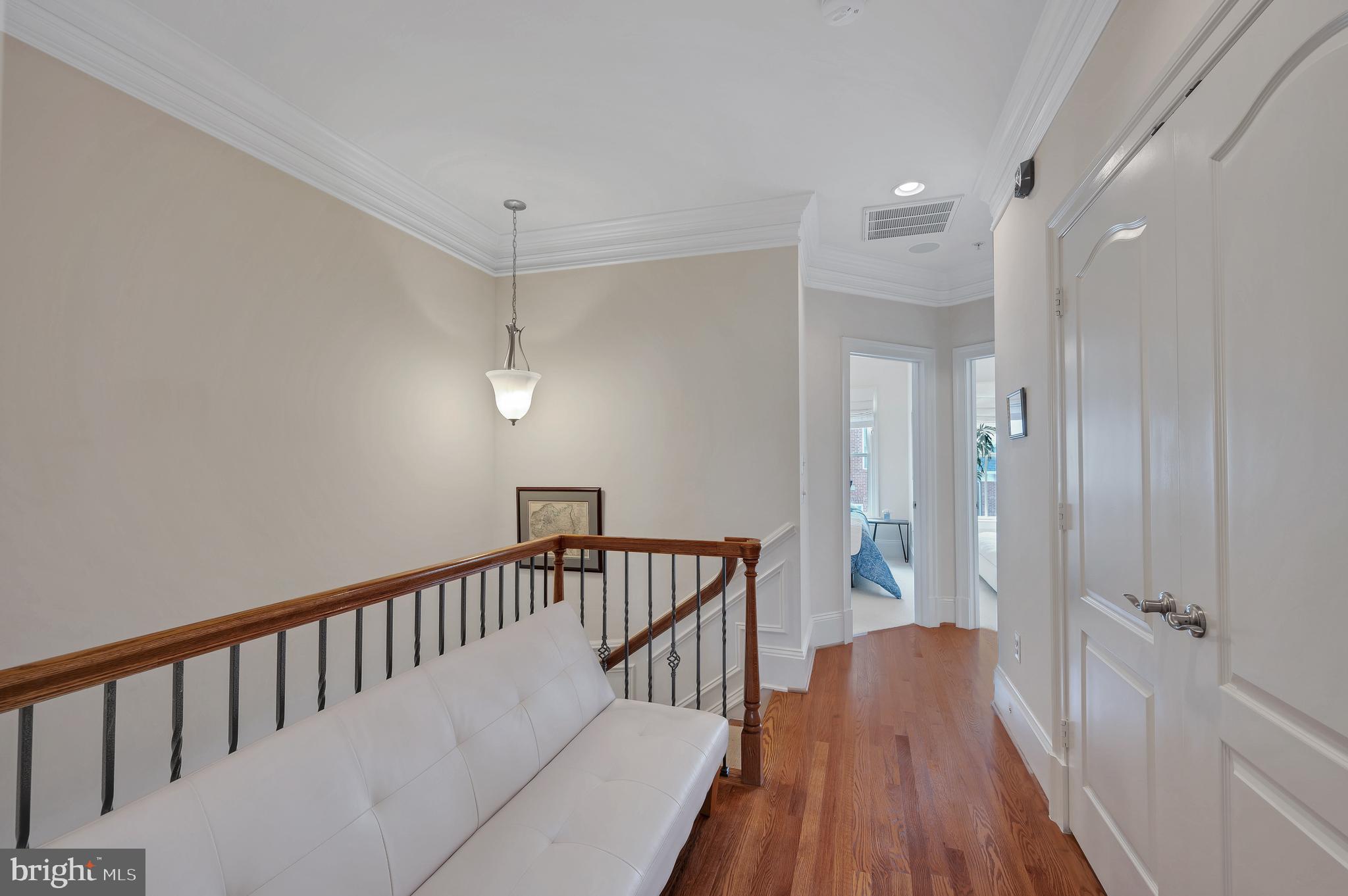 1860 Carpenter Road Alexandria, VA 22314 - Photo 22 of 54 Upper Level Hall to Bedroom Rooms