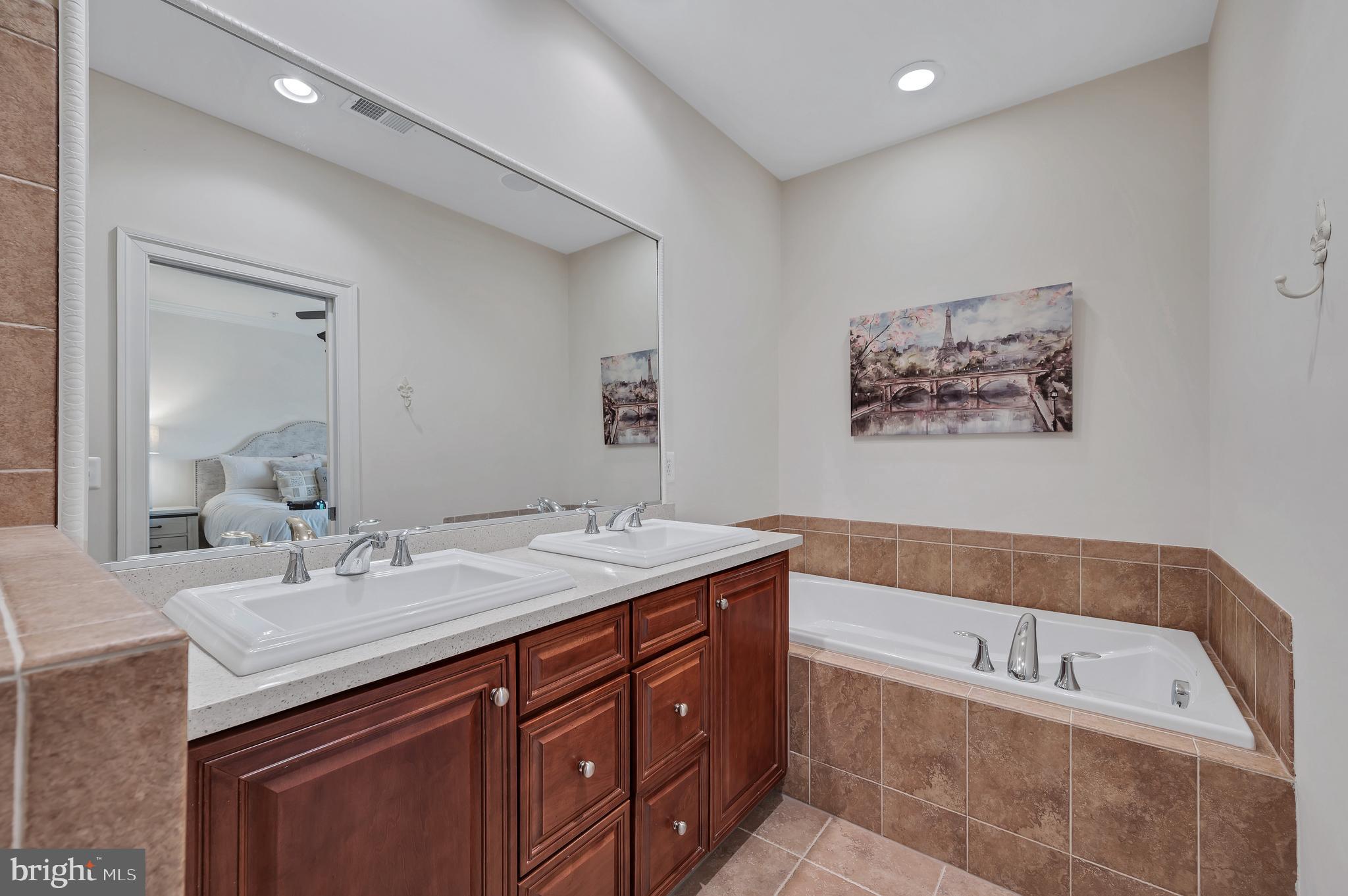 1860 Carpenter Road Alexandria, VA 22314 - Photo 29 of 54 En-suite Master Bath with Soaking Tub