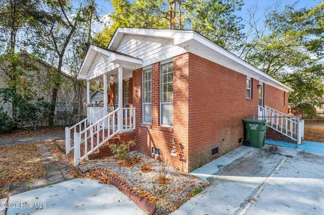 $330,000 | 120 Charter Drive, Wilmington, NC 28403