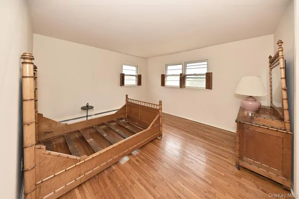 $799,000 | 160 East Willow Tree Road, Spring Valley, NY 10977