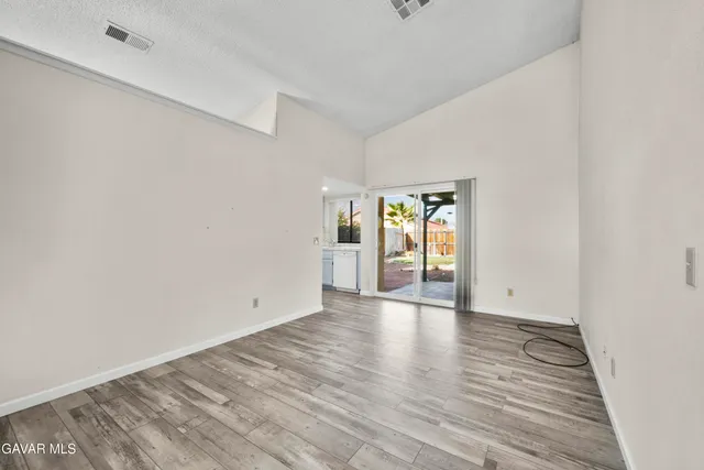 $395,000 | 1607 East Norberry Street, Lancaster, CA 93535