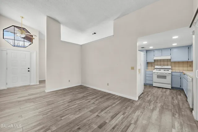 $395,000 | 1607 East Norberry Street, Lancaster, CA 93535