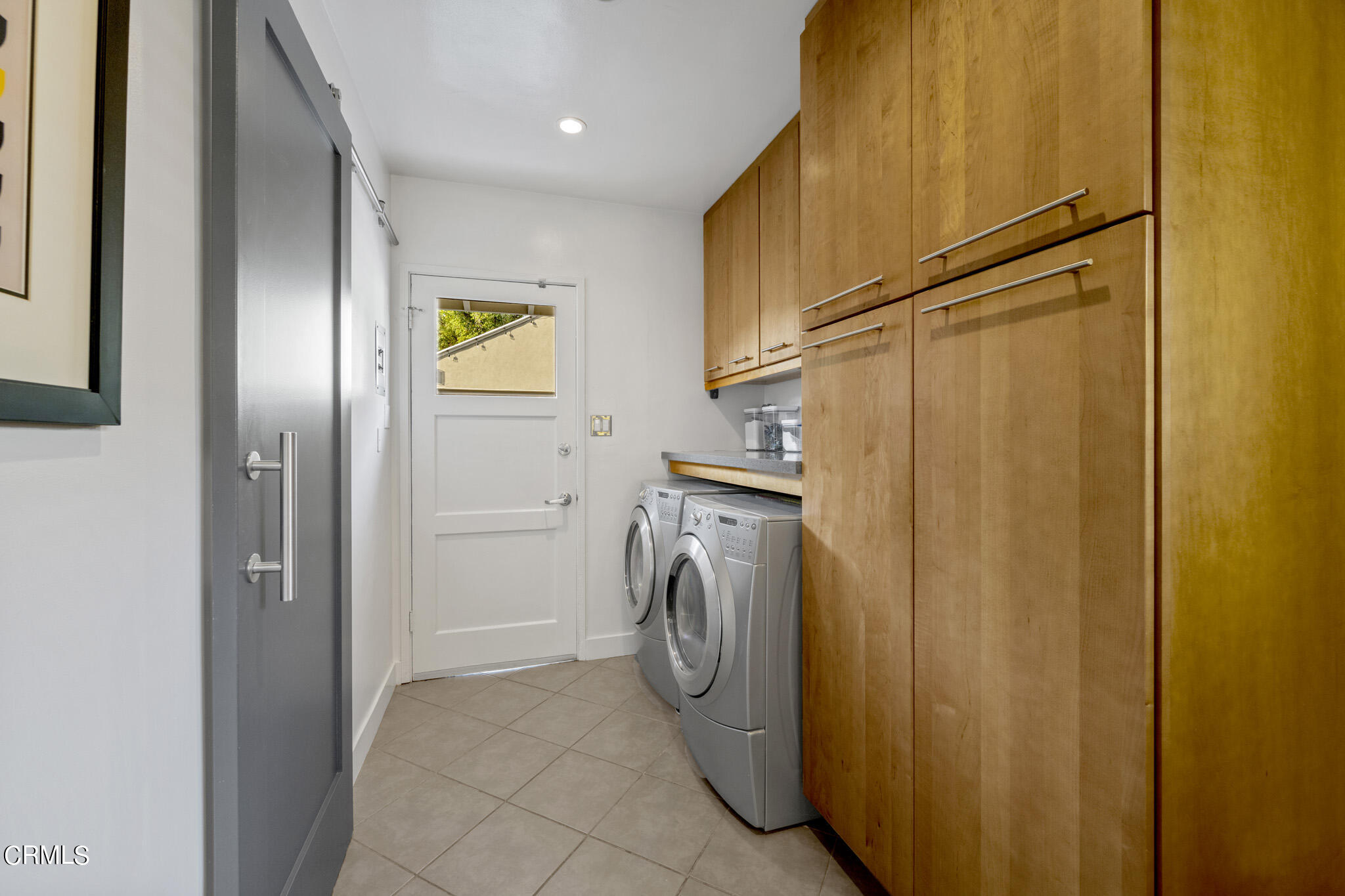 1817 Harmon Place Glendale, CA 91208 - Photo 20 of 45 a utility room with dryer and washer