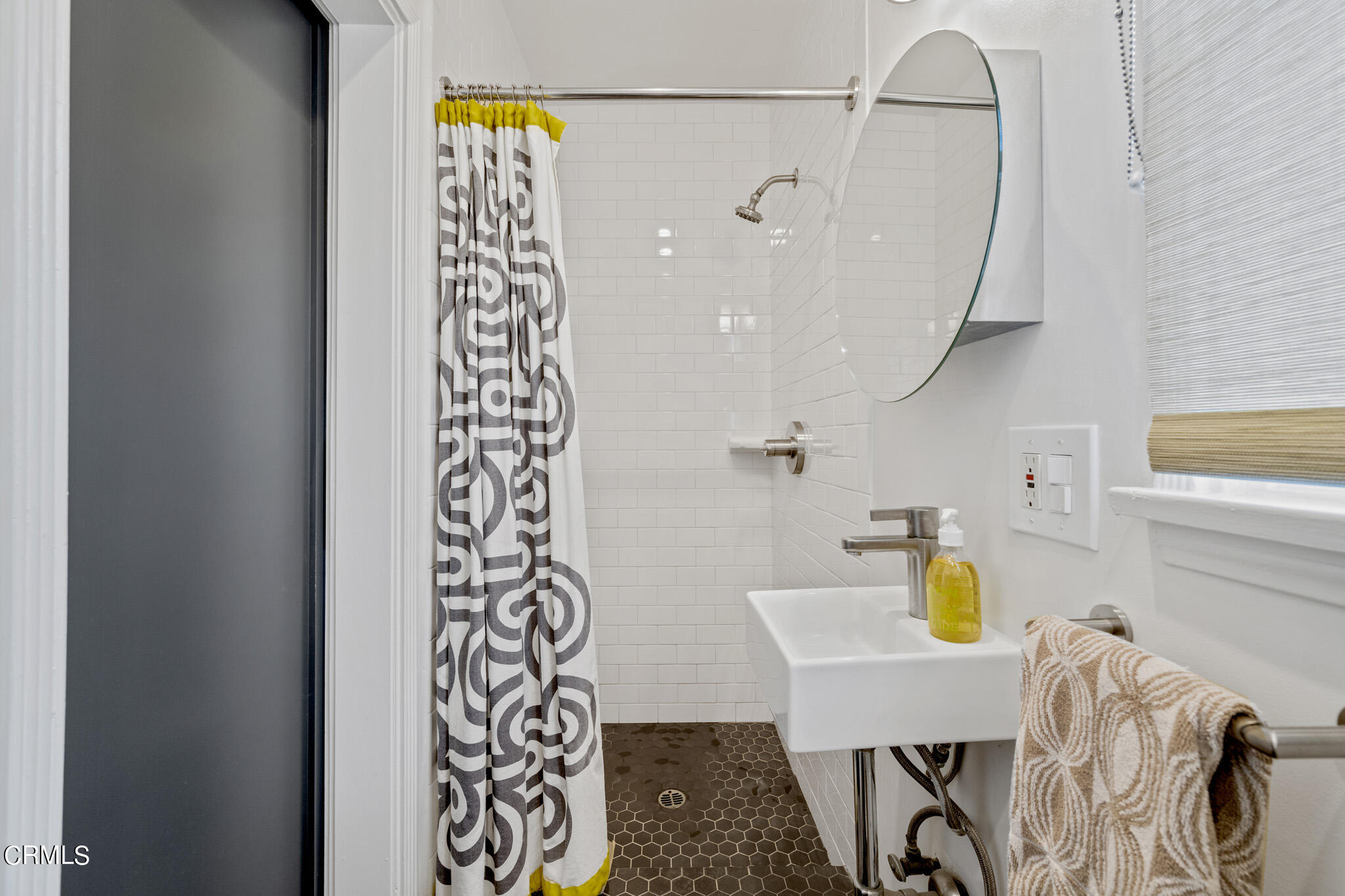 1817 Harmon Place Glendale, CA 91208 - Photo 22 of 45 a bathroom with a sink and a mirror