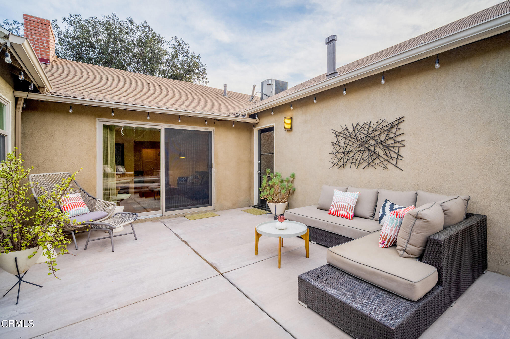 1817 Harmon Place Glendale, CA 91208 - Photo 33 of 45 a outdoor space with patio furniture