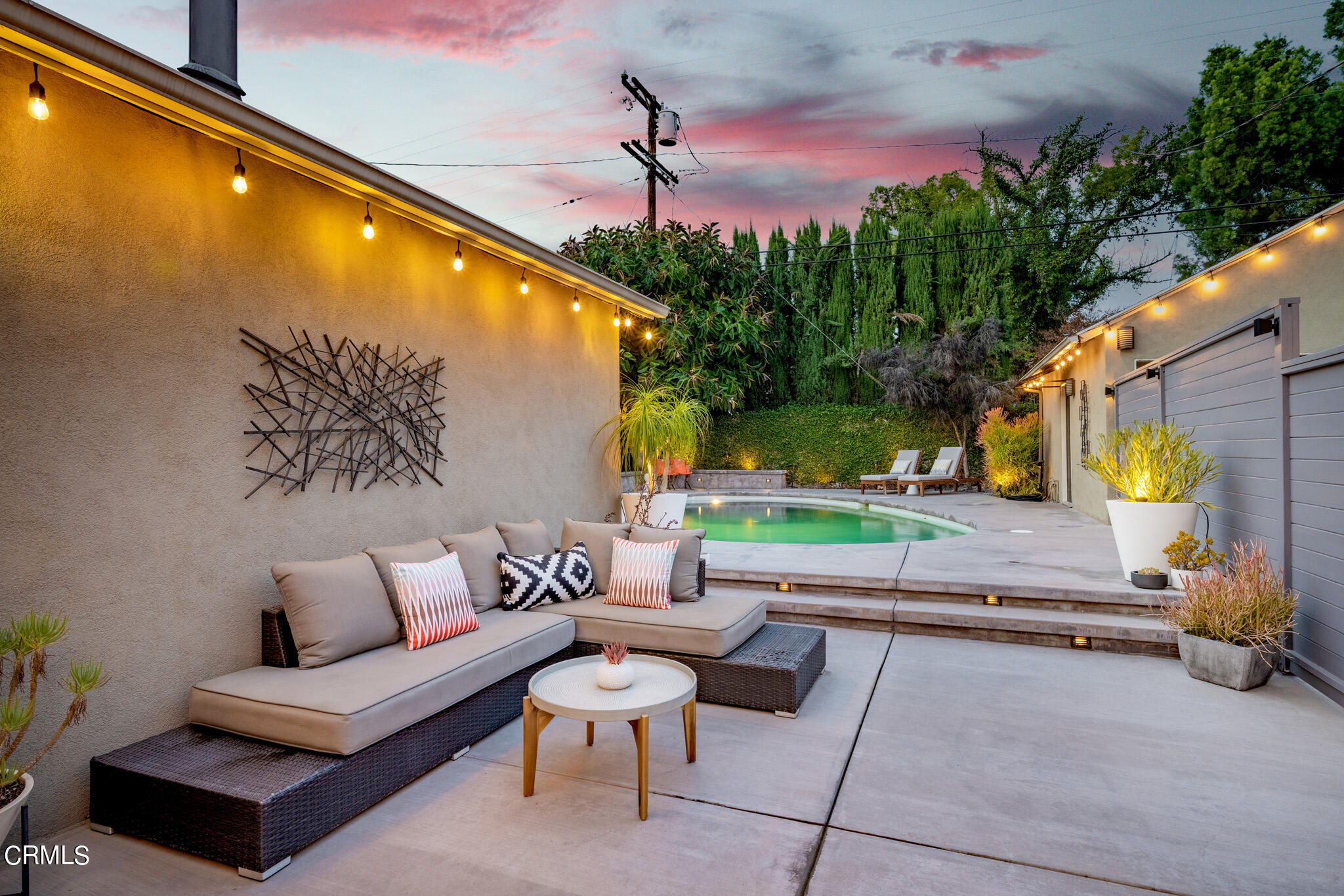 1817 Harmon Place Glendale, CA 91208 - Photo 43 of 45 a living room with furniture and a flat screen tv