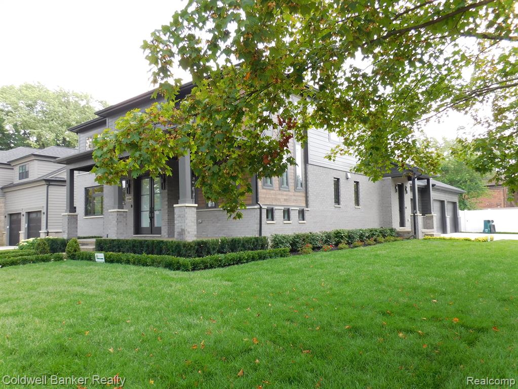 2324 Yorkshire Road Birmingham, MI 48009 - Photo 2 of 69