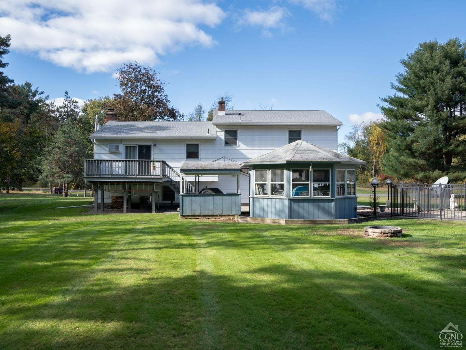 28 Allen Circle Stuyvesant, NY 12106 - Photo 35 of 41 a front view of a house with a garden