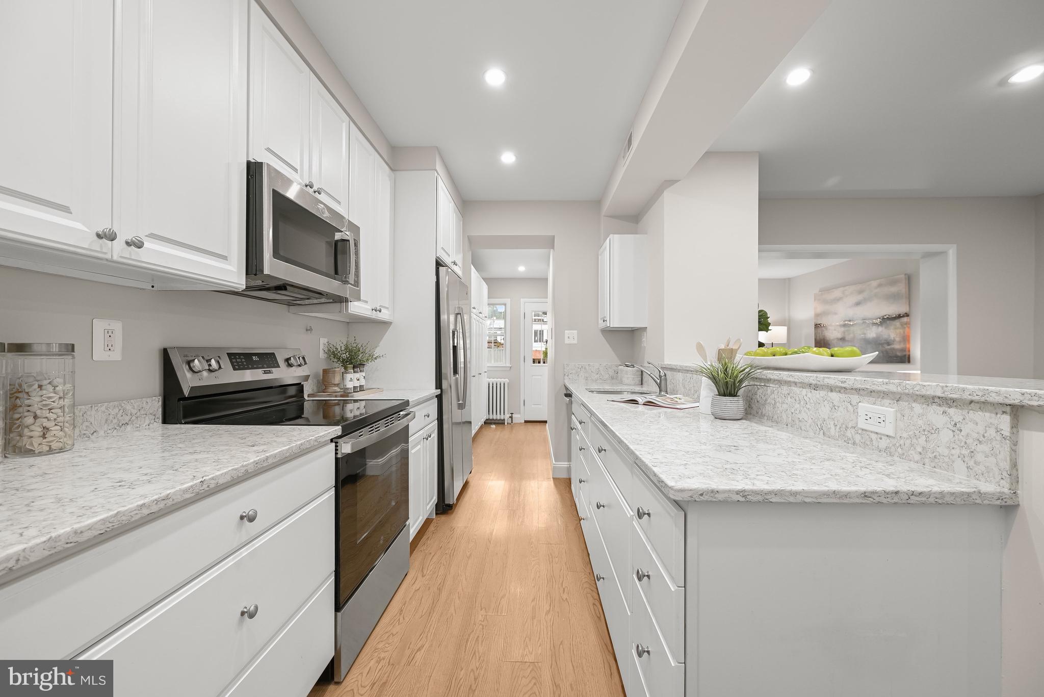3527 R Street Northwest Washington, DC 20007 - Photo 11 of 31 Gallery Image 11