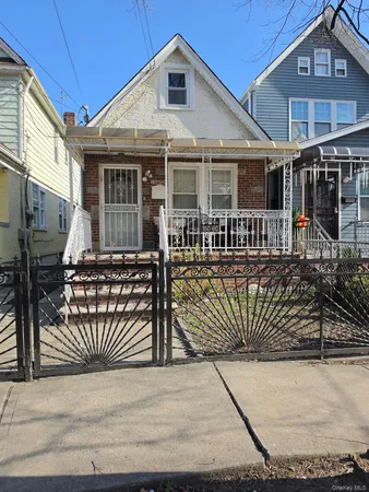 $675,000 | 150-60 116th Avenue | South Jamaica