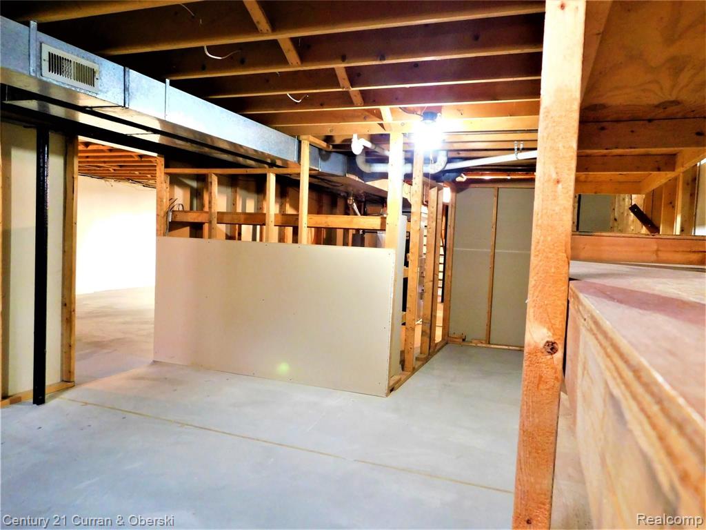 2112 Warrington Road Rochester Hills, MI 48307 - Photo 22 of 25