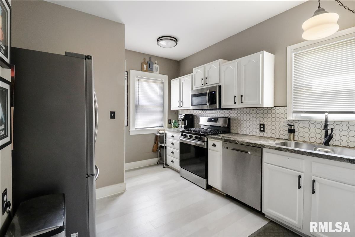 1826 Dial Court Springfield, IL 62704 - Photo 7 of 27 Gallery Image 7