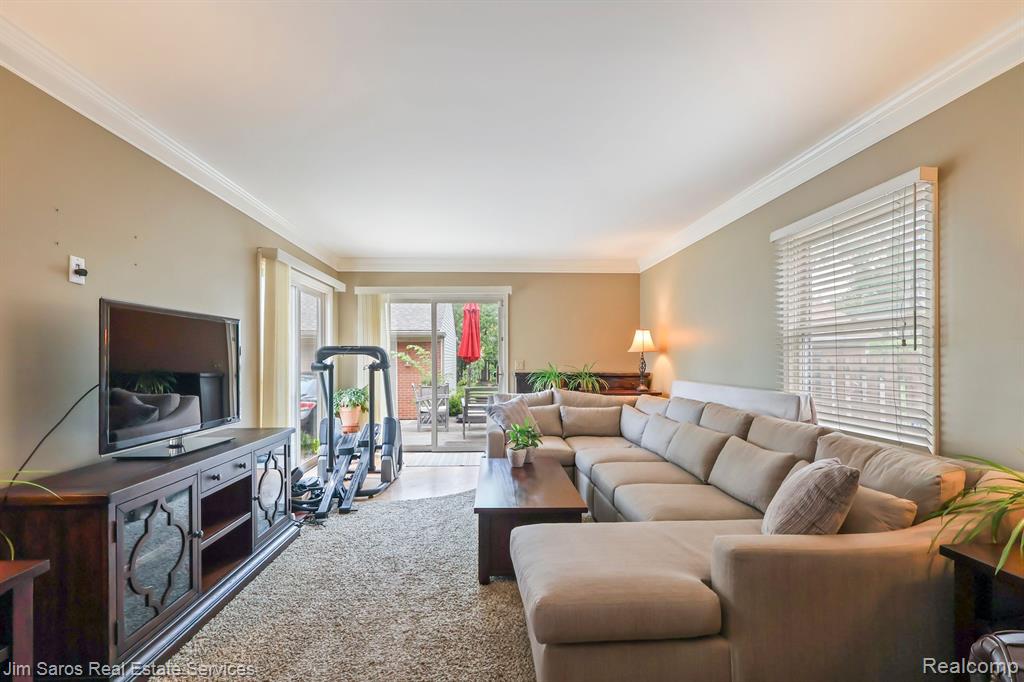 1234 Hampton Road Grosse Pointe Woods, MI 48236 - Photo 12 of 24