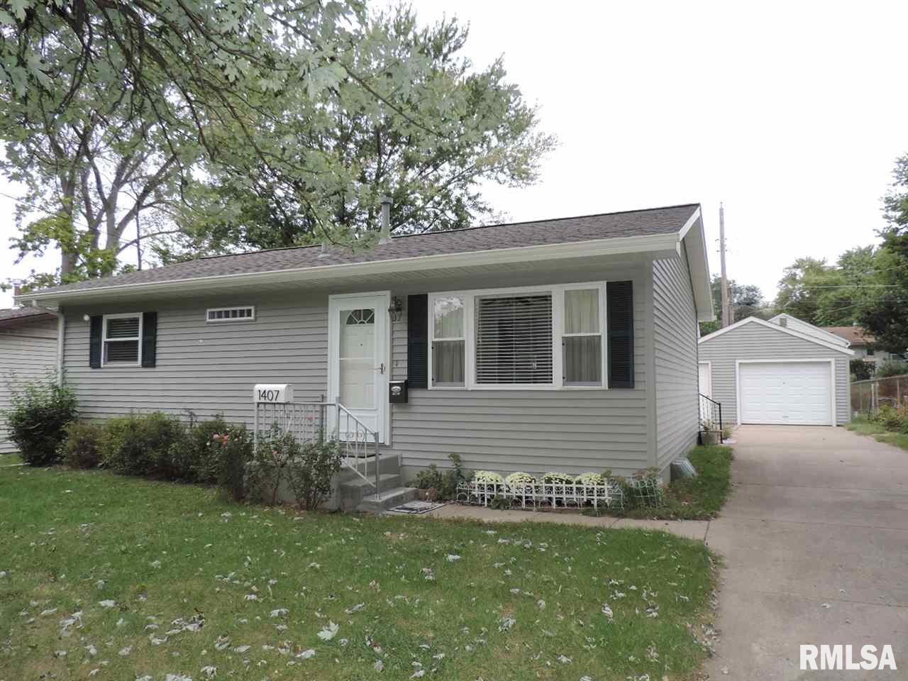 1407 Sheridan Road Pekin, IL 61554 - Photo 1 of 16