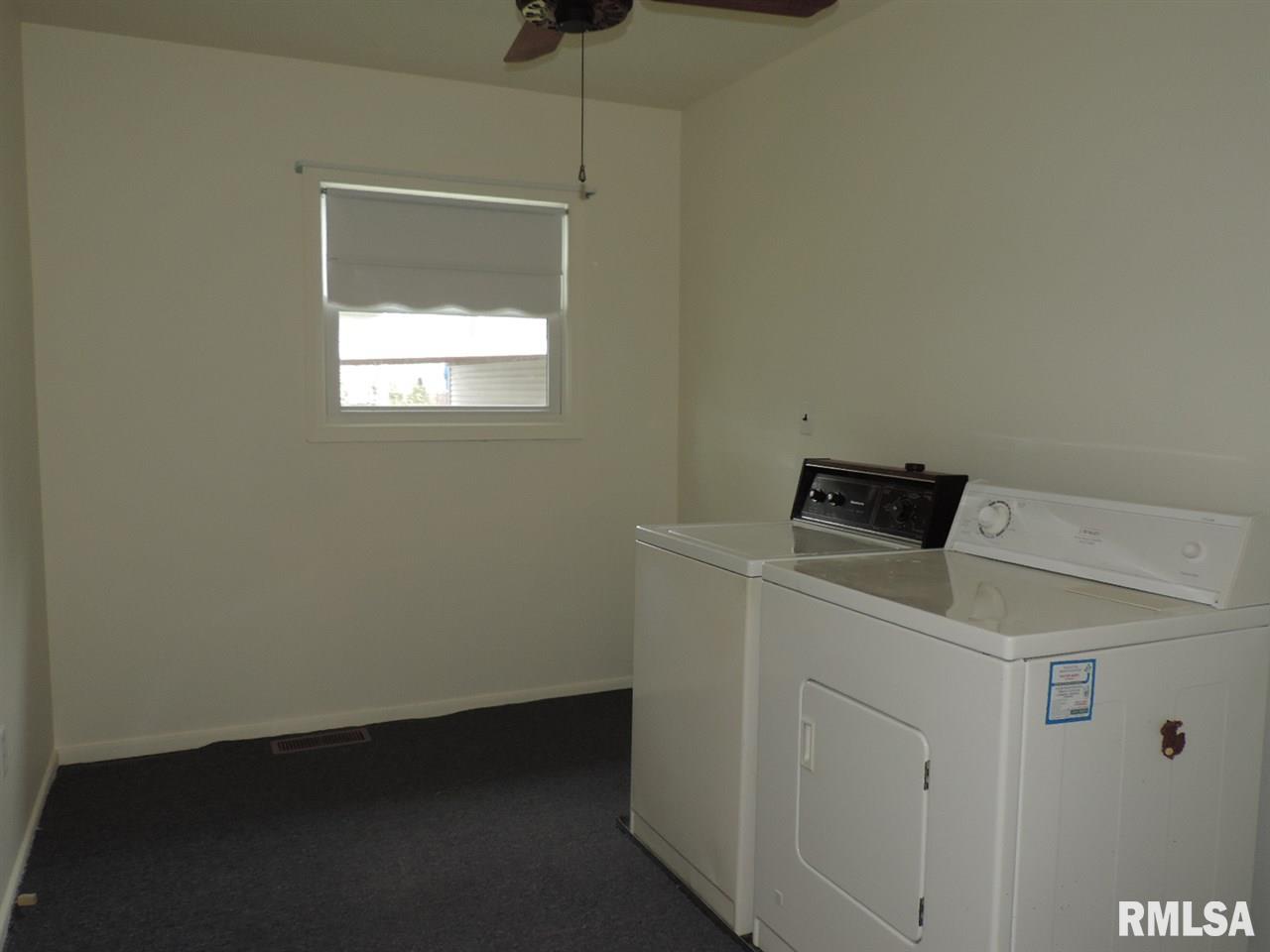 1407 Sheridan Road Pekin, IL 61554 - Photo 11 of 16