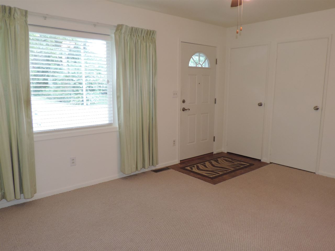 1407 Sheridan Road Pekin, IL 61554 - Photo 4 of 16