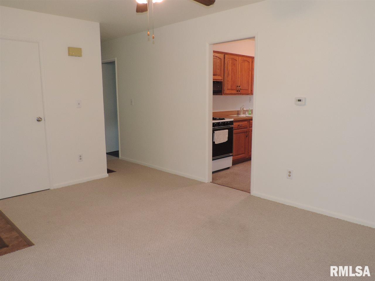 1407 Sheridan Road Pekin, IL 61554 - Photo 5 of 16