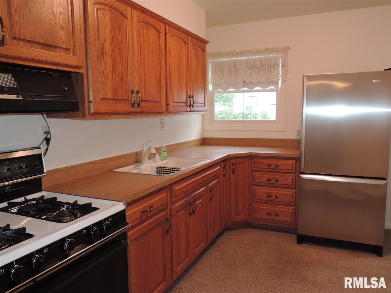 1407 Sheridan Road Pekin, IL 61554 - Photo 6 of 16