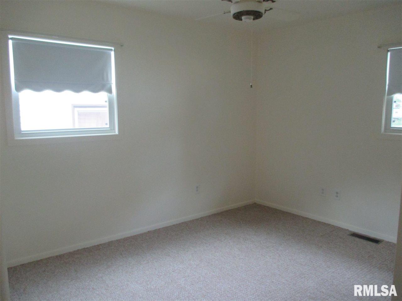 1407 Sheridan Road Pekin, IL 61554 - Photo 8 of 16