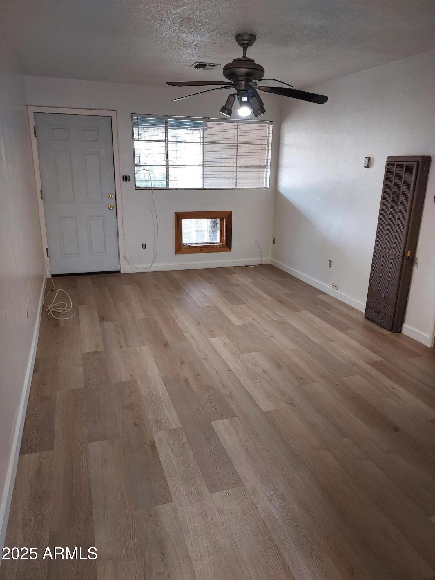 3518 East Montecito Avenue Phoenix, AZ 85018 - Photo 3 of 6 1 bedroom