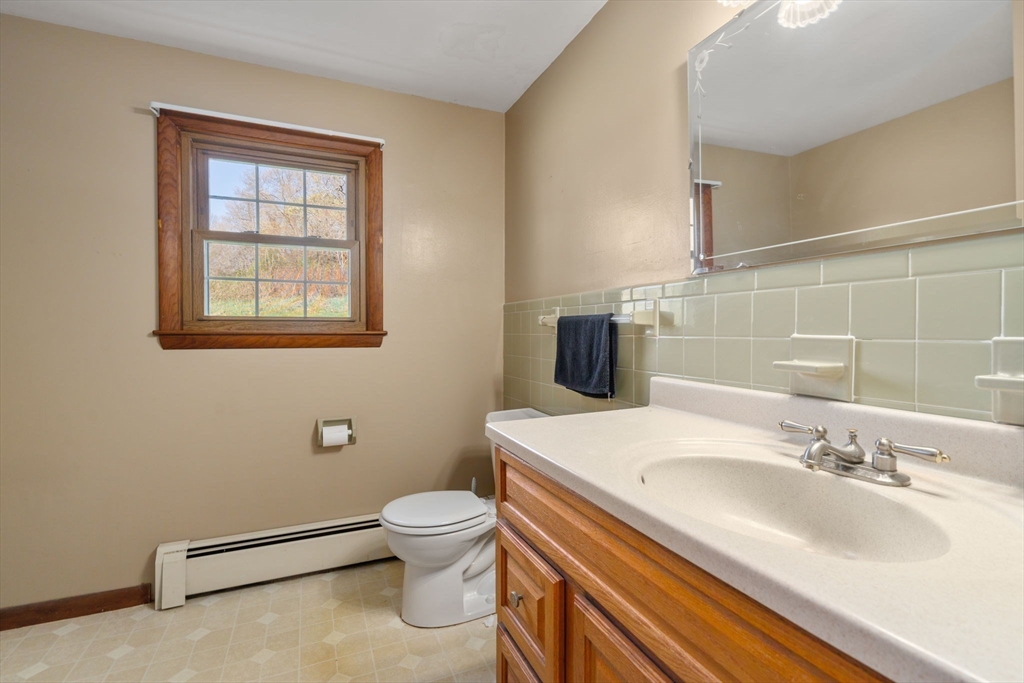 89 Center Road Dudley, MA 01571 - Photo 15 of 29