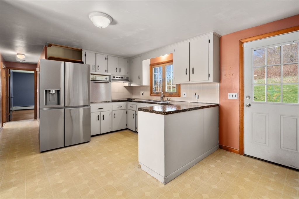 89 Center Road Dudley, MA 01571 - Photo 3 of 29