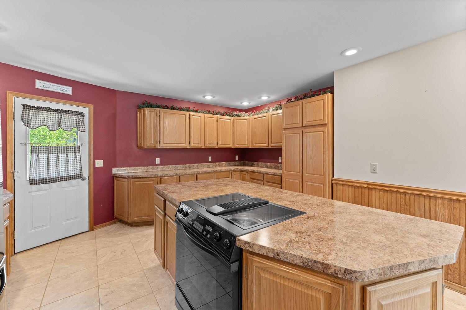 1827 Huntington Park Drive Reedsburg, WI 53959 - Photo 17 of 38