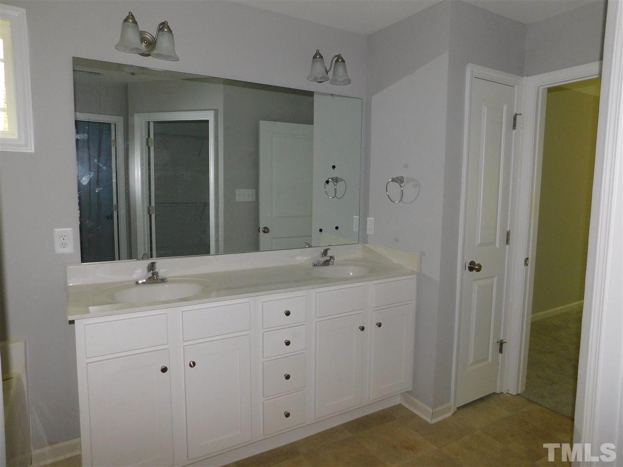 346 Lee Road Clayton, NC 27520 - Photo 13 of 23 Gallery Image 13