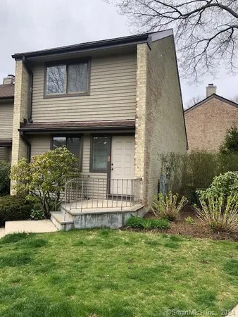 $3,000 | 2437 Bedford Street, Unit F21, Stamford, CT 06905