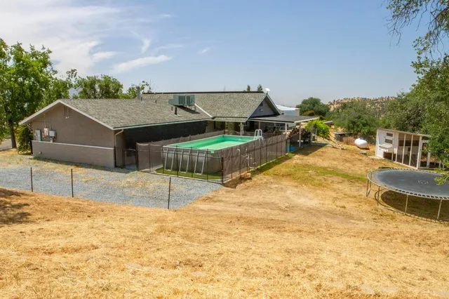 $475,000 | 33708 Bronco Lane, Squaw Valley, CA 93675